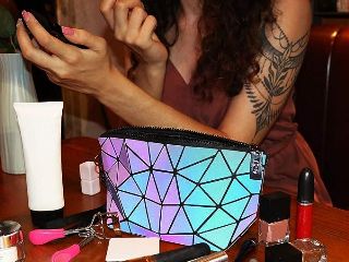 Portfard cosmetice cu model holografic multicolor, 24x12x8 cm