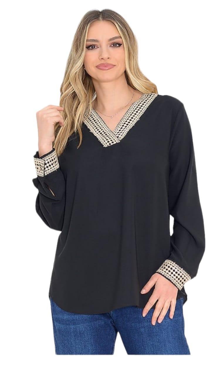 Bluza neagra eleganta, cu decolteu, pentru dama