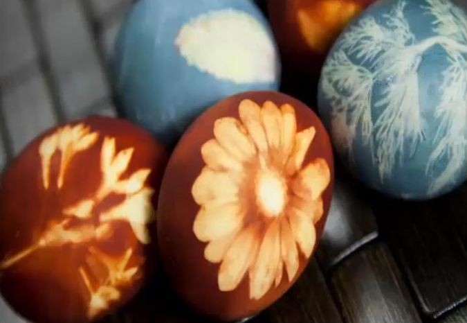 Cum vopsesti cele mai frumoase oua pentru Paste. E simplu si natural!